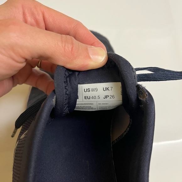 Size 9 Women’s On Cloud Cloud X - Navy/purple/peach - Picture 6 of 6